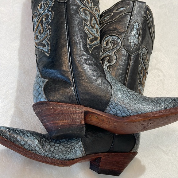 FERRINI WOMENS POINTED TOE BOOTS, SIZE AND 7B - Picture 11 of 13